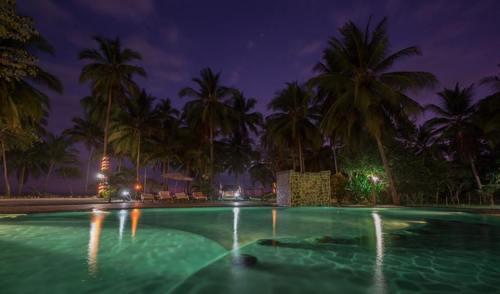 Clandestino Beach Resort Parrita Exteriör bild