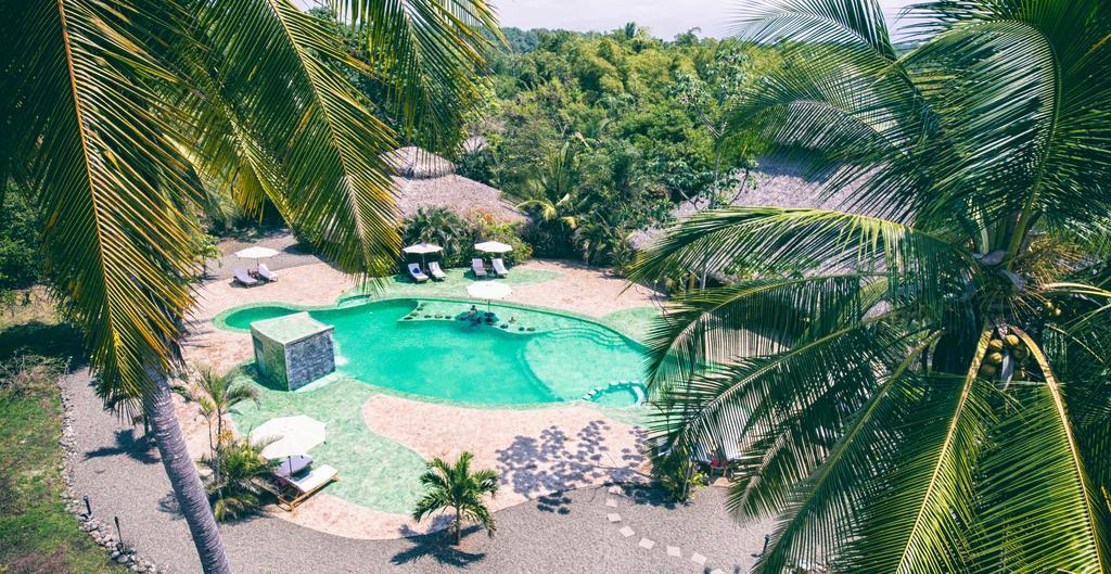 Clandestino Beach Resort Parrita Exteriör bild