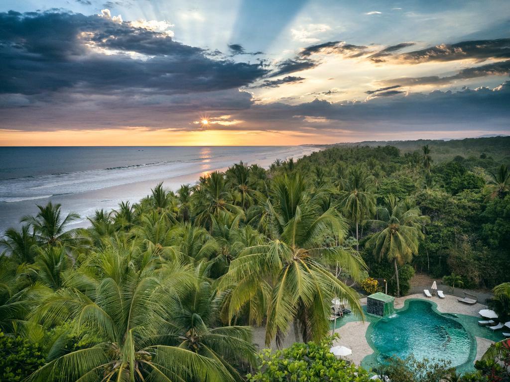 Clandestino Beach Resort Parrita Exteriör bild