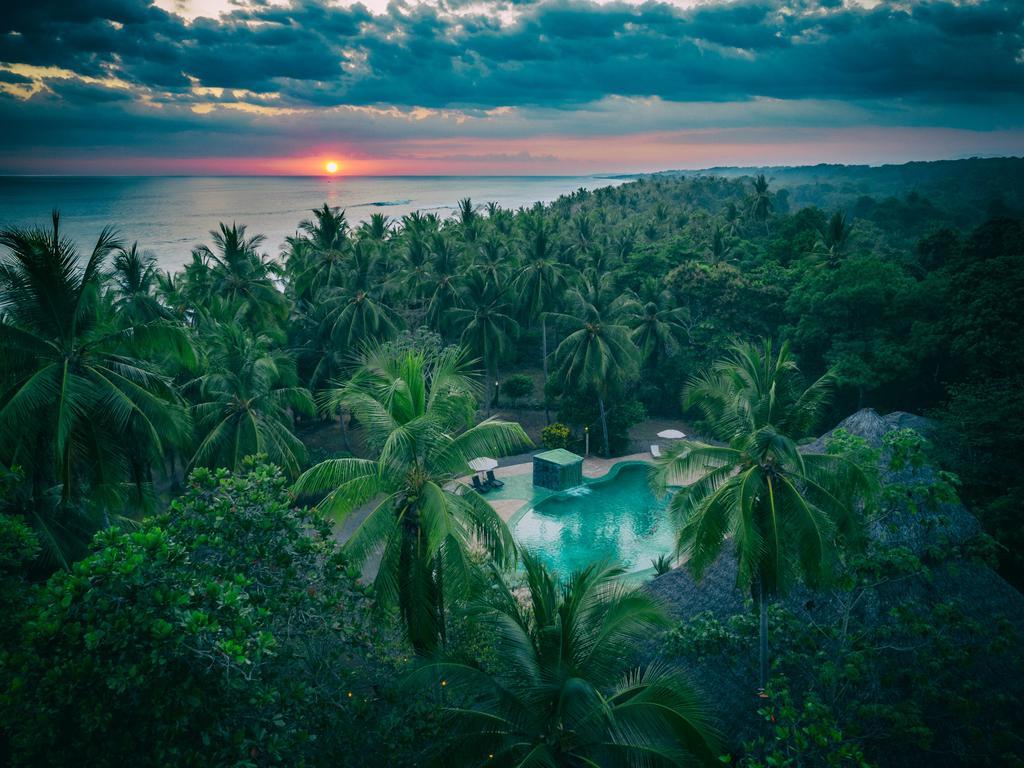 Clandestino Beach Resort Parrita Exteriör bild