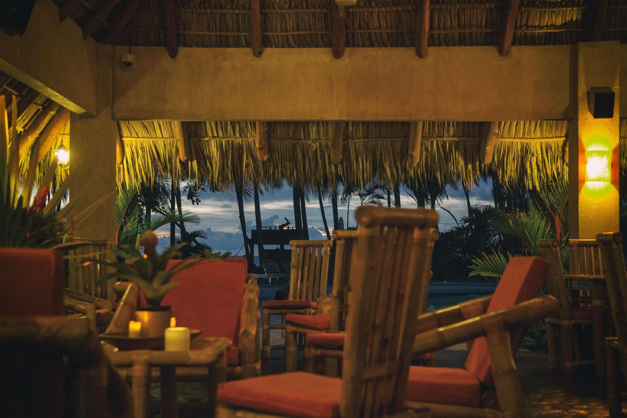 Clandestino Beach Resort Parrita Exteriör bild