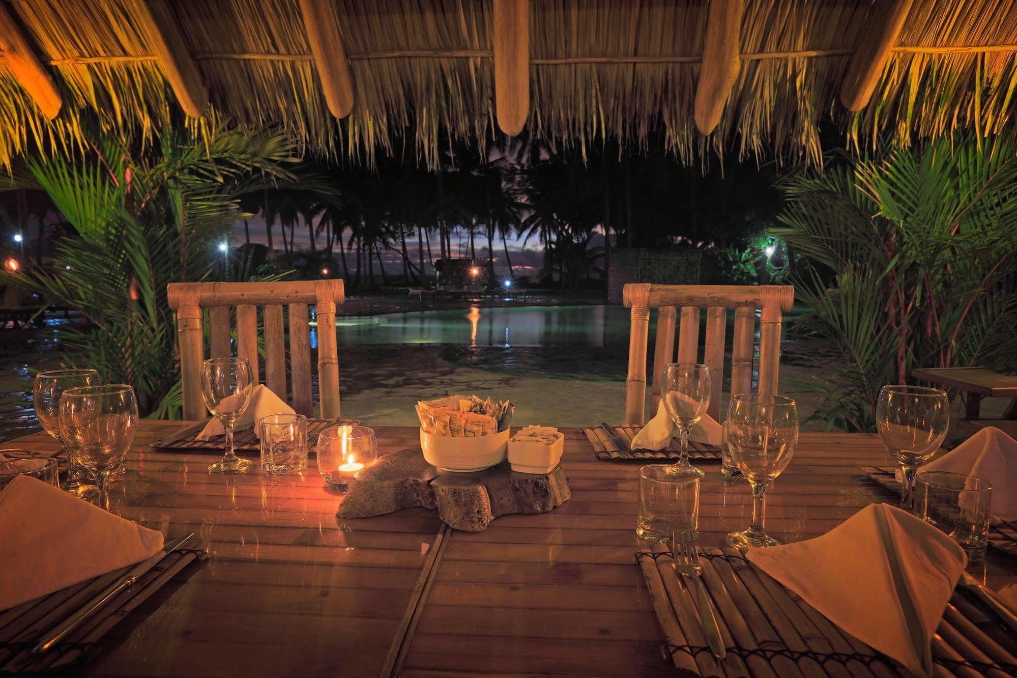Clandestino Beach Resort Parrita Exteriör bild