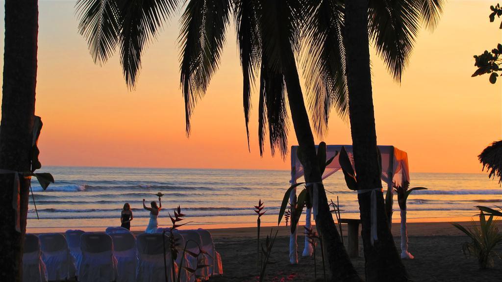 Clandestino Beach Resort Parrita Exteriör bild